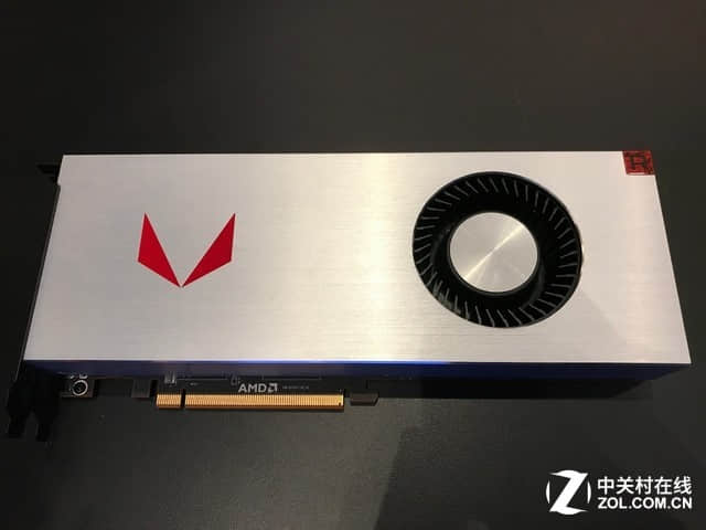 AMD VEGA游戏旗舰卡双版真身曝光